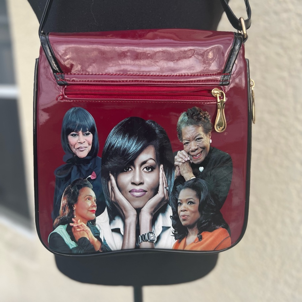 Black Queens Messenger Bag - Picture 3 of 4